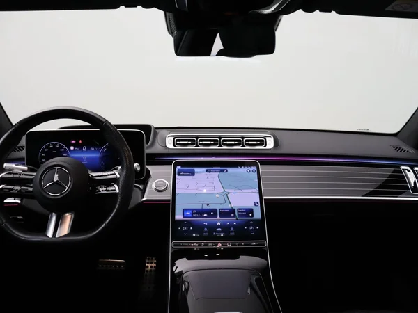 Mercedes-Benz S-Klasse (2024) — foto 36 van 38