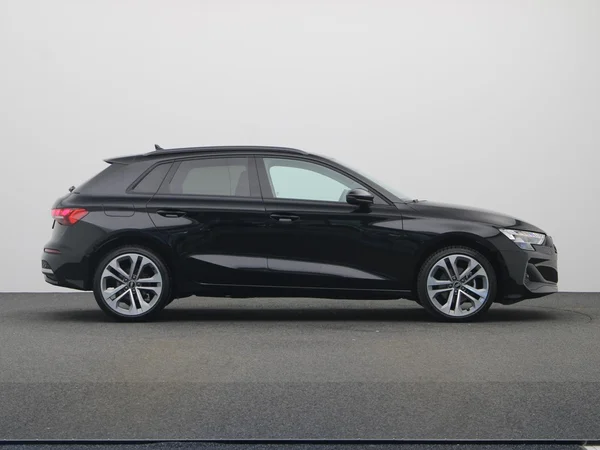 AUDI A3 Sportback (2025) — foto 22 van 24