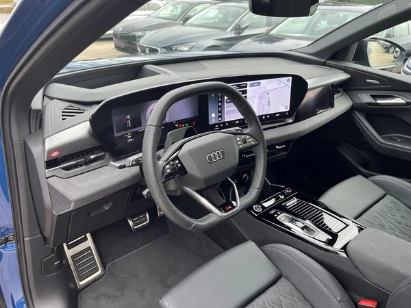 AUDI Q6 e-tron (2026) — foto 20 van 21