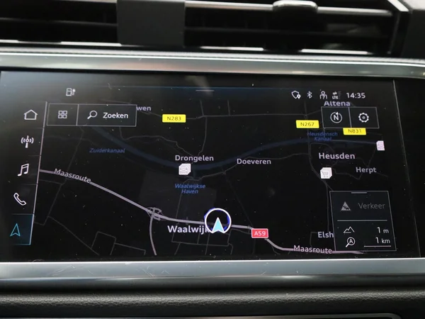 Audi Q3 (2022) — foto 20 van 45