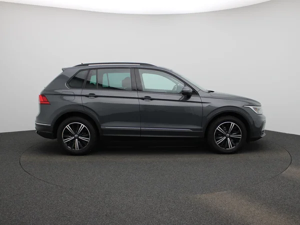 Volkswagen Tiguan (2021) — foto 41 van 43