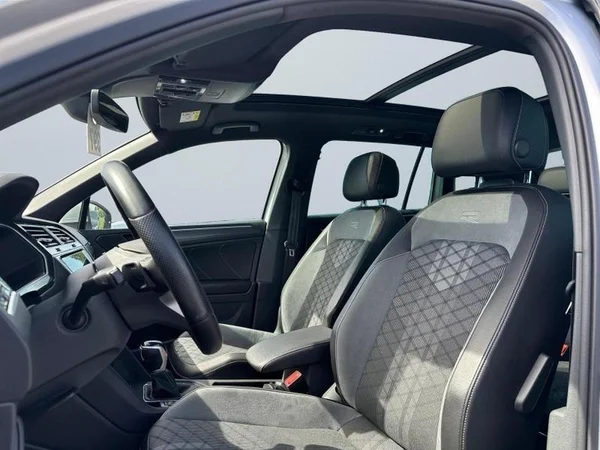 VOLKSWAGEN Tiguan (2022) — foto 9 van 34