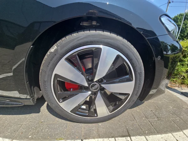 AUDI A5 Avant e-hybrid (PHEV) (2025) — foto 16 van 24