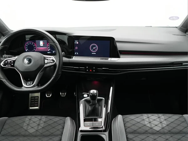 VOLKSWAGEN Golf VIII (2022) — foto 26 van 31