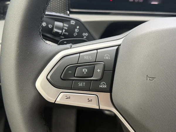 VOLKSWAGEN Tiguan (2026) — foto 19 van 24
