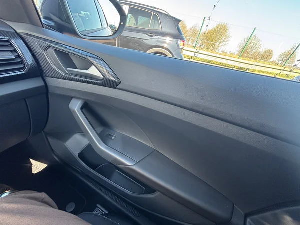 VOLKSWAGEN T-Cross (2025) — foto 6 van 17