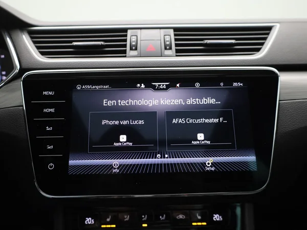 Škoda Superb (2022) — foto 24 van 47