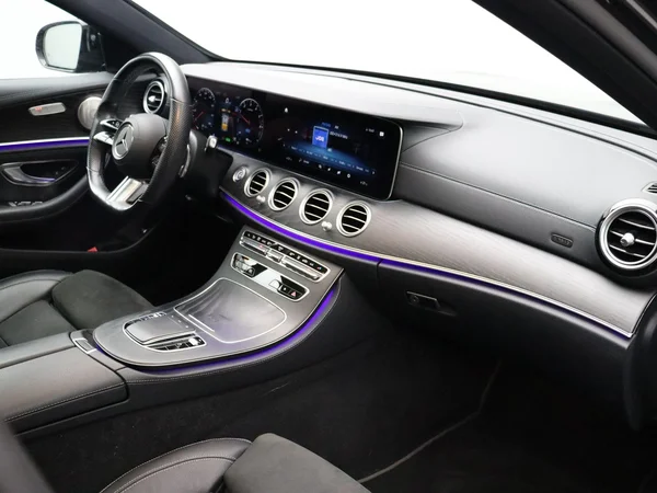 Mercedes-Benz E-Klasse (2022) — foto 24 van 33