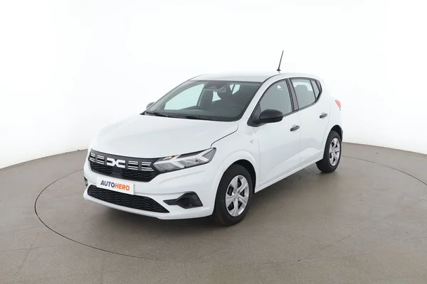 Dacia Sandero (2024) — foto 1 van 16