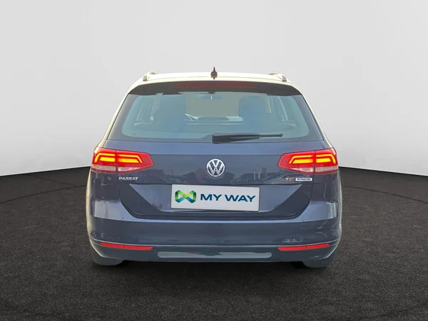 VOLKSWAGEN Passat SW (2015) — foto 20 van 23