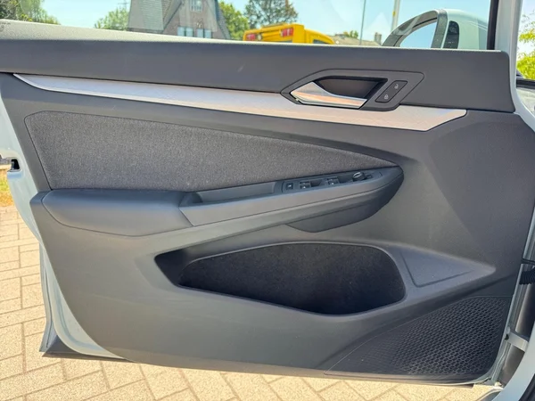VOLKSWAGEN Golf VIII (2025) — foto 8 van 24