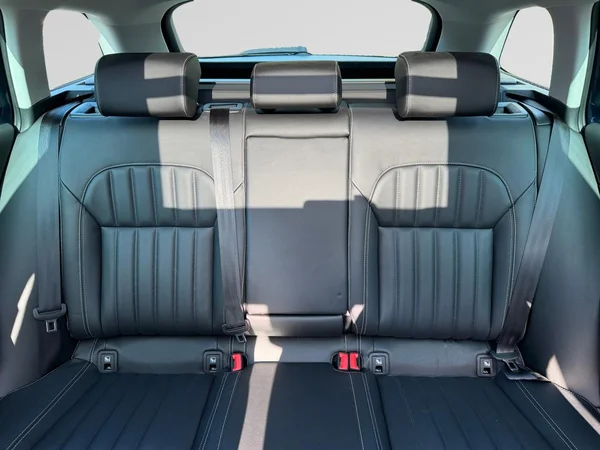 SKODA Superb Combi (2024) — foto 9 van 20