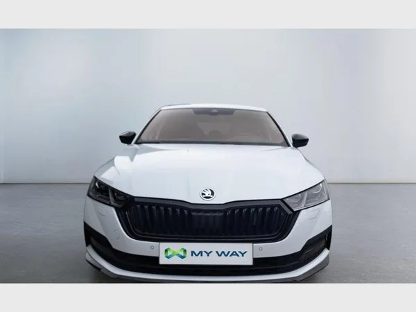 Skoda OCTAVIA (2024) — foto 12 van 23