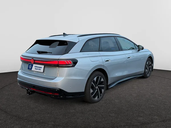 VOLKSWAGEN ID.7 Tourer (2025) — foto 14 van 23