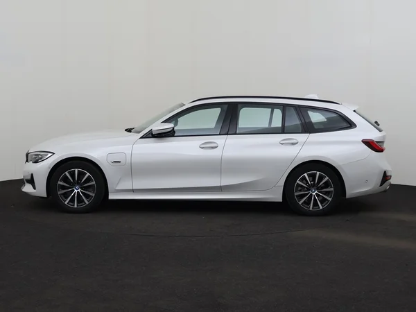 BMW 320 (2022) — foto 12 van 27