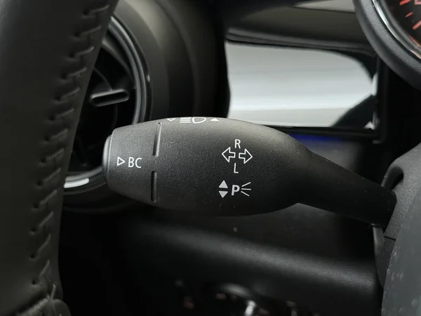 MINI Cooper (2021) — foto 17 van 29