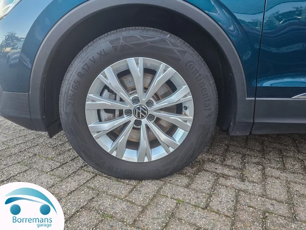 Volkswagen Tiguan (2023) — foto 38 van 40