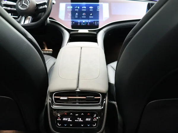 Mercedes-Benz EQS (2023) — foto 20 van 38