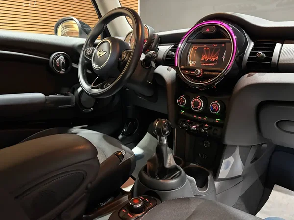 Mini Cooper (2014) — foto 4 van 19