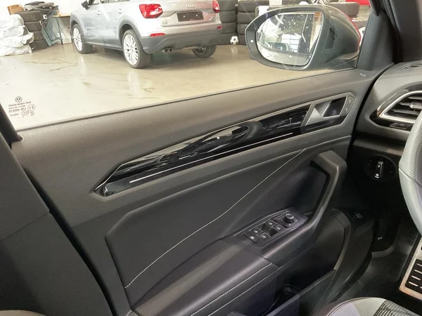 VOLKSWAGEN T-Roc (2024) — foto 7 van 22