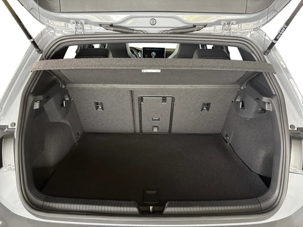 VOLKSWAGEN Golf VIII GTE (2025) — foto 15 van 24