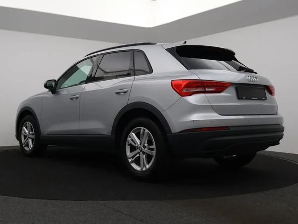 Audi Q3 (2019) — foto 12 van 27