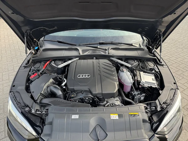 AUDI A5 Sportback (2025) — foto 16 van 24