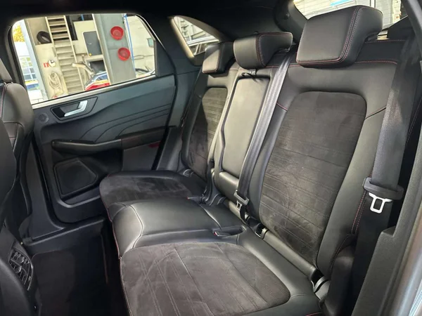 Ford Kuga (2023) — foto 19 van 19