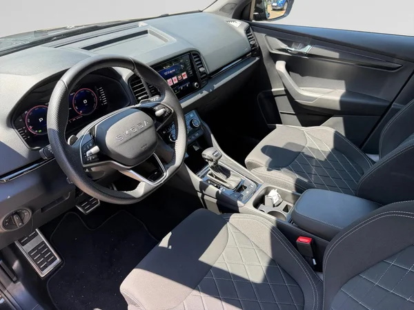 SKODA Karoq (2025) — foto 6 van 19