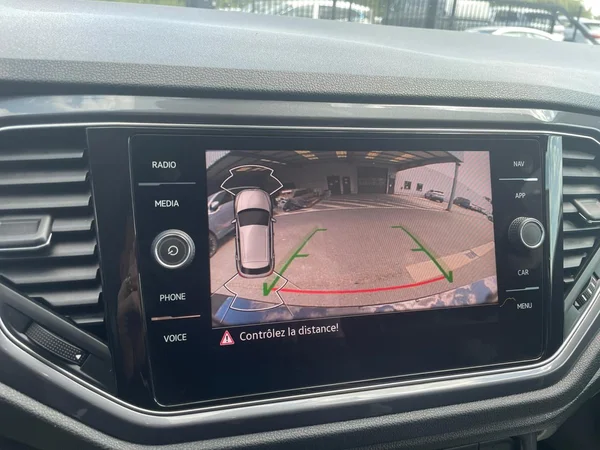 VOLKSWAGEN T-Roc (2021) — foto 13 van 21