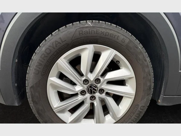 Volkswagen T-Cross (2023) — foto 22 van 22