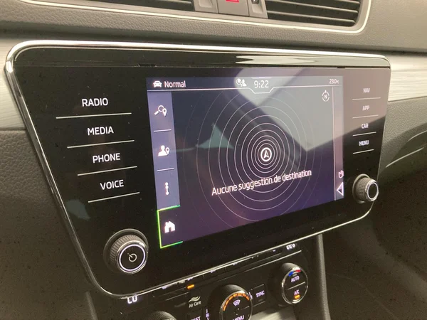 SKODA Superb SW PHEV (2020) — foto 18 van 36