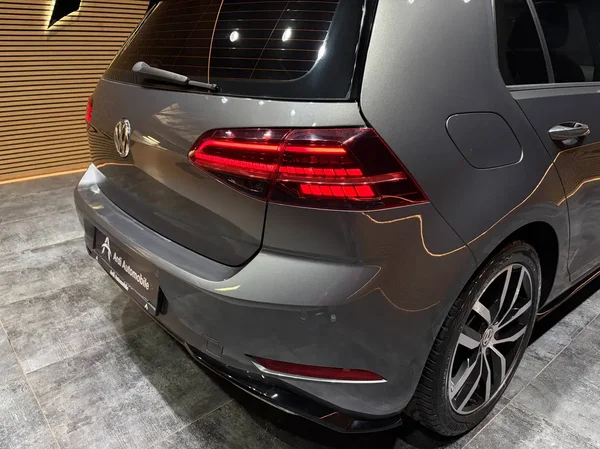 Volkswagen Golf (2018) — foto 21 van 25