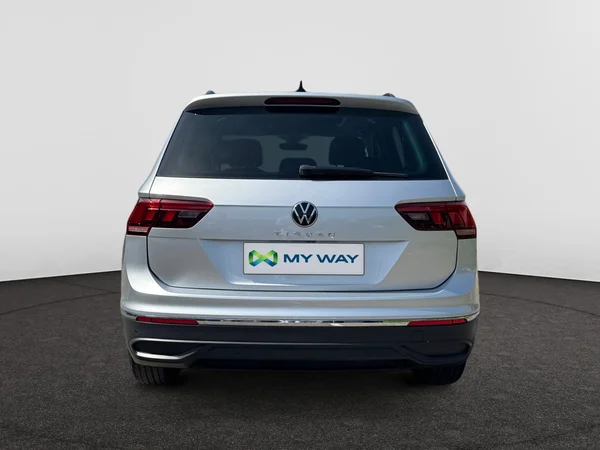 VOLKSWAGEN Tiguan (2022) — foto 11 van 23
