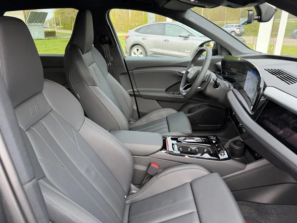 AUDI Q6 e-tron (2026) — foto 17 van 23