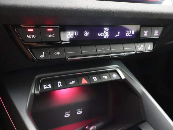 AUDI A3 Sportback PHEV (2025) — foto 13 van 26