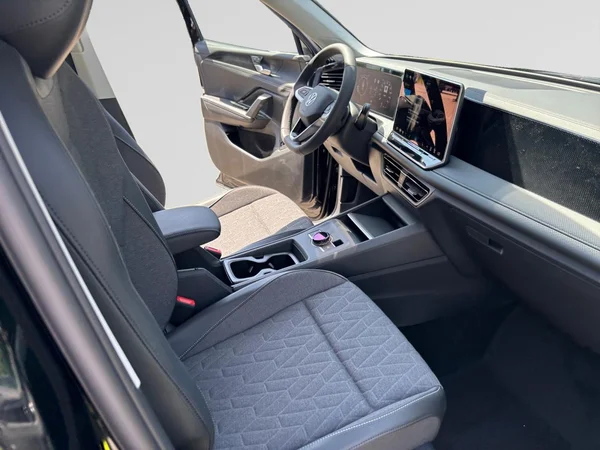 VOLKSWAGEN Tiguan (2026) — foto 8 van 24