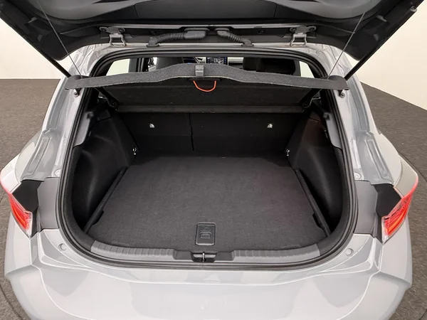 TOYOTA Corolla (2022) — foto 10 van 27