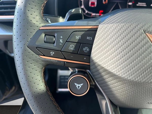 CUPRA Formentor e-Hybrid (PHEV) (2025) — foto 7 van 17