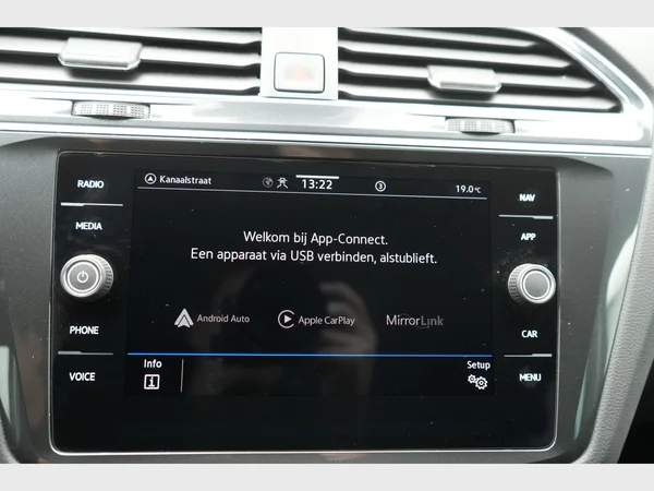 VOLKSWAGEN Tiguan (2021) — foto 14 van 29