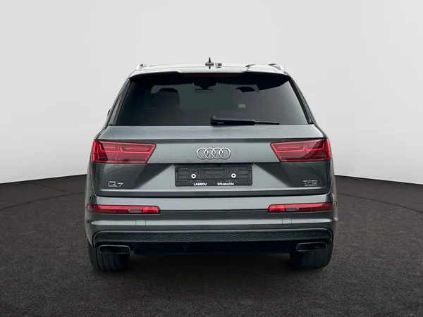 AUDI Q7 (2016) — foto 7 van 24