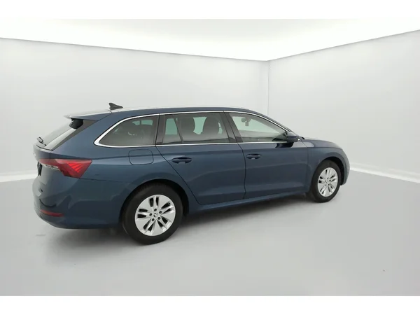 SKODA Octavia Combi (2021) — foto 31 van 36