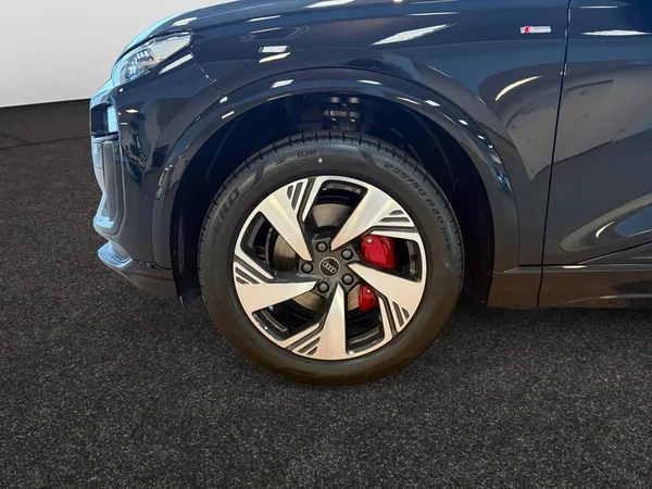 AUDI Q6 e-tron (2026) — foto 16 van 24