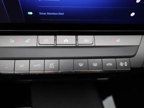 Opel Astra (2023) — foto 10 van 37