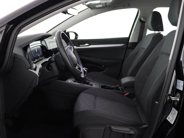 VOLKSWAGEN Golf (2024) — foto 2 van 28