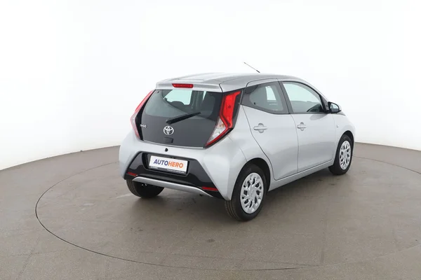 Toyota Aygo (2022) — foto 12 van 16