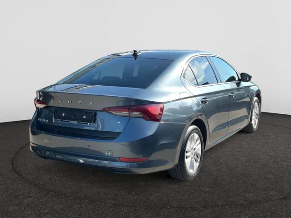 SKODA Octavia (2021) — foto 12 van 21