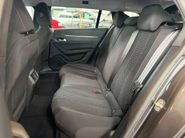 Peugeot 508 SW (2021) — foto 17 van 19