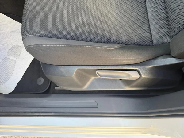 VOLKSWAGEN Touran (2021) — foto 11 van 21