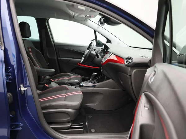 Opel Crossland (2022) — foto 25 van 38